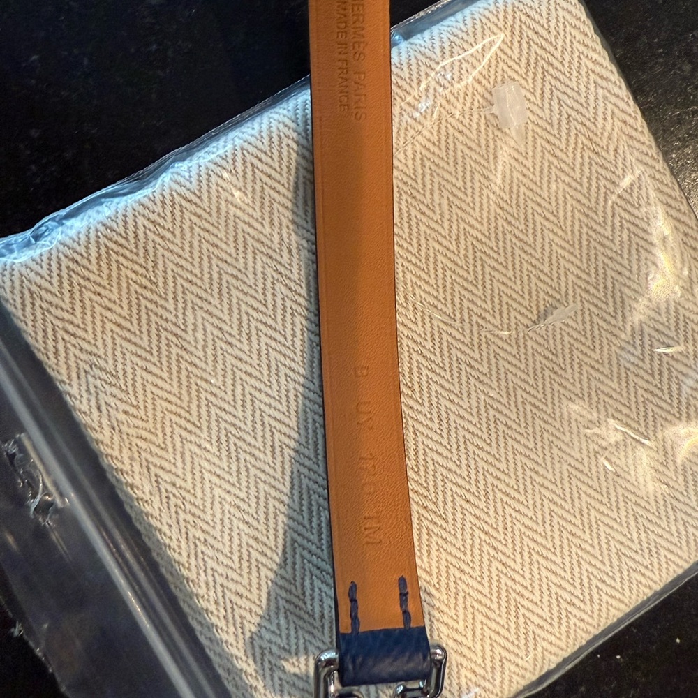 Hermes New Tonight Navy Leather Bracelet (T5) - Picture 3 of 4